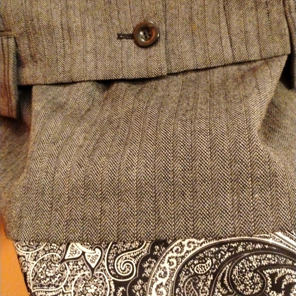 Cute lined skirt suit w silk paisley underskirt - Picture 2 of 6